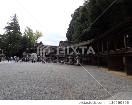 琴平神社位於香川縣中多戶郡琴平町的琴平山山坡上,又稱金比羅山。 琴平神社位於香川縣中多戶郡琴平町的琴平山山坡上,又稱金比羅山。 136560866