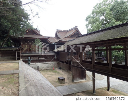 琴平神社位於香川縣中多戶郡琴平町的琴平山山坡上,又稱金比羅山。 琴平神社位於香川縣中多戶郡琴平町的琴平山山坡上,又稱金比羅山。 136560872