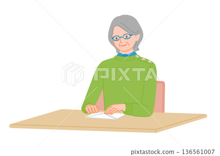 一位老婦人在辦公桌前打開信封的插圖 136561007
