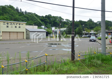 JR Hokkaido Hakodate Main Line: Scenery from the window of a local train from Kutchan Station to Konbu Station (Summer rain, 2023) 136561725