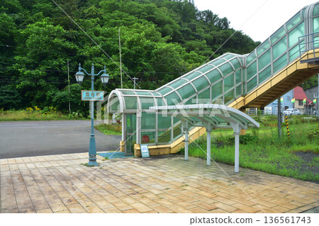 JR Hokkaido Hakodate Main Line: Scenery from the window of a local train from Kutchan Station to Konbu Station (Summer rain, 2023) 136561743