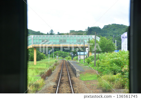 JR Hokkaido Hakodate Main Line: Scenery from the window of a local train from Kutchan Station to Konbu Station (Summer rain, 2023) JR Hokkaido Hakodate Main Line: Scenery from the window of a local train from Kutchan Station to Konbu Station (Summer rain, 2023) 136561745