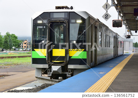 JR Hokkaido Hakodate Main Line: Scenery from the window of a local train from Kutchan Station to Konbu Station (Summer rain, 2023) JR Hokkaido Hakodate Main Line: Scenery from the window of a local train from Kutchan Station to Konbu Station (Summer rain, 2023) 136561752