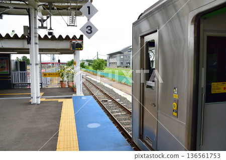 JR Hokkaido Hakodate Main Line: Scenery from the window of a local train from Kutchan Station to Konbu Station (Summer rain, 2023) JR Hokkaido Hakodate Main Line: Scenery from the window of a local train from Kutchan Station to Konbu Station (Summer rain, 2023) 136561753