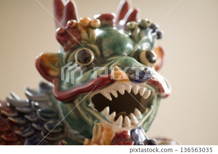 Lion figurine Lion figurine 136563035