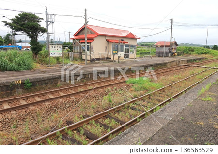 JR北海道函館本線山崎站（2023年夏季雨） 136563529