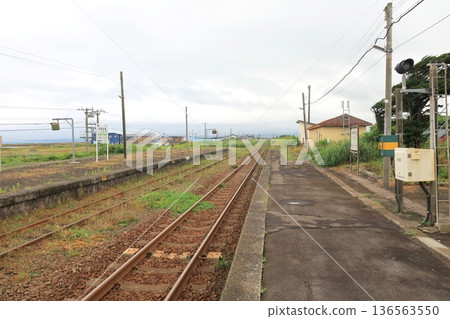 JR Hokkaido Hakodate Main Line Yamazaki Station (Summer rain, 2023) JR Hokkaido Hakodate Main Line Yamazaki Station (Summer rain, 2023) 136563550