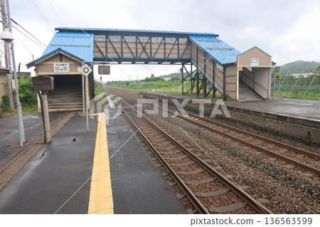 JR北海道函館本線國犬井站（2023年夏季雨） 136563599