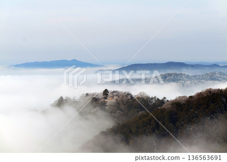 冬季雲海與備中松山城(天空之城)25146 冬季雲海與備中松山城(天空之城)25146 136563691