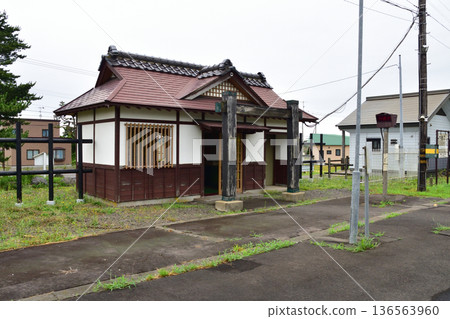 JR Hokkaido Hakodate Main Line: Scenery from the window of a local train from Yamazaki Station to Yamakoshi Station (Summer rain, 2023) JR Hokkaido Hakodate Main Line: Scenery from the window of a local train from Yamazaki Station to Yamakoshi Station (Summer rain, 2023) 136563960