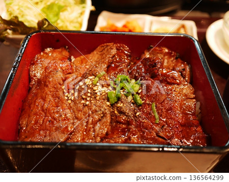 裙邊牛排套餐 136564299