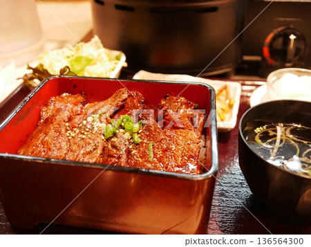 Skirt steak set meal 136564300