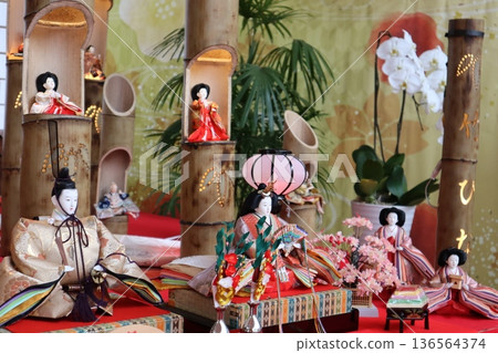 Japanese tradition/Beautiful Hina dolls Japanese tradition/Beautiful Hina dolls 136564374