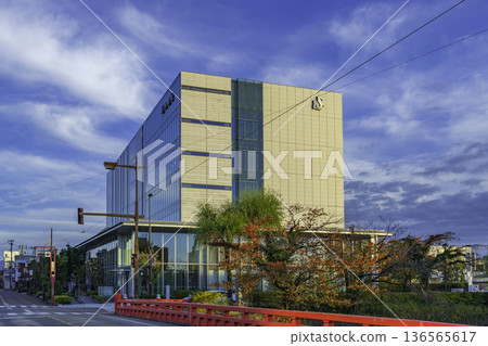 山形縣鶴岡市鶴岡莊內銀行鶴岡大廈 山形縣鶴岡市鶴岡莊內銀行鶴岡大廈 136565617