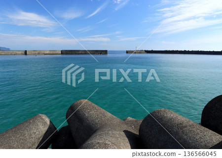 港口景色及外防波堤 港口景色及外防波堤 136566045