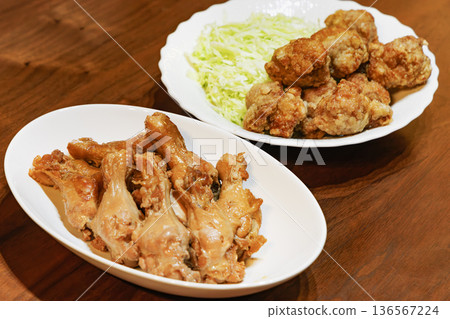 經典家常菜：炸雞和照燒雞翅 136567224
