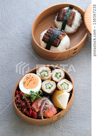 肉餡秋葵鰻魚飯糰便當 肉餡秋葵鰻魚飯糰便當 136567238