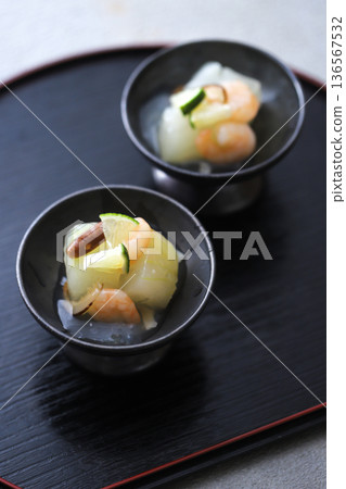 Winter melon and shrimp simmered in kuzu sauce 136567532