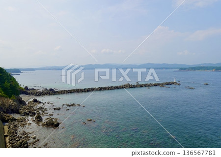 A view of the Anorizaki Lighthouse and the surrounding area of Anorizaki Park, overlooking Matoya Bay, Ago Town, Shima City, Mie Prefecture A view of the Anorizaki Lighthouse and the surrounding area of Anorizaki Park, overlooking Matoya Bay, Ago Town, Shima City, Mie Prefecture 136567781