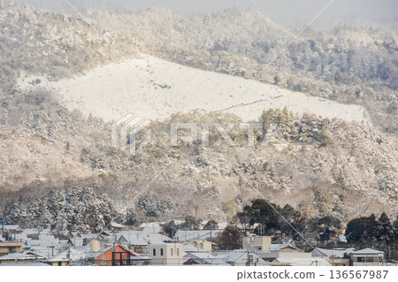 京都冬景:船形大文字寺雪景 京都冬景:船形大文字寺雪景 136567987