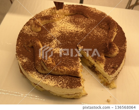 dessert dessert 136568064