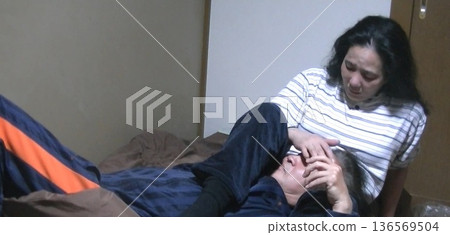 高個子女人被催眠 高個子女人被催眠 136569504
