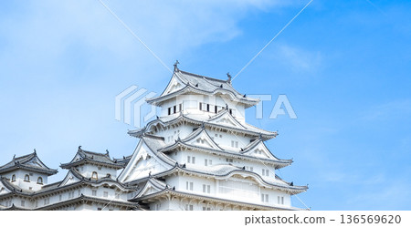 春日碧空，姬路城，位於兵庫縣姬路市，是世界遺產和國寶。 136569620