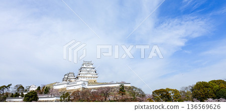 春日碧空，姬路城，位於兵庫縣姬路市，是世界遺產和國寶。 136569626
