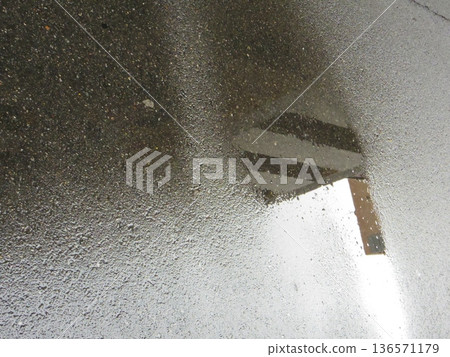一條下雨的路 一條下雨的路 136571179