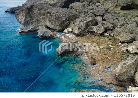 Okinawa_Yonaguni Island coastal scenery 136572019