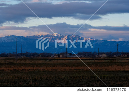 早上雪山 早上雪山 136572678