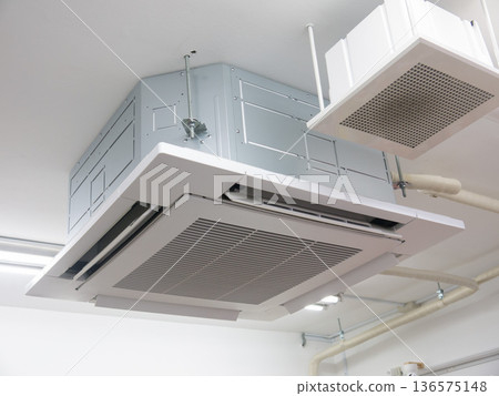Ceiling-mounted cassette air conditioner Ceiling-mounted cassette air conditioner 136575148