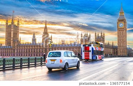 London: Palace of Westminster at sunset London: Palace of Westminster at sunset 136577154