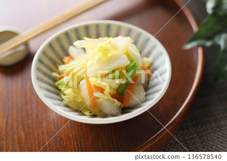 Enjoy winter vegetables! Pickled Chinese cabbage Enjoy winter vegetables! Pickled Chinese cabbage 136578540