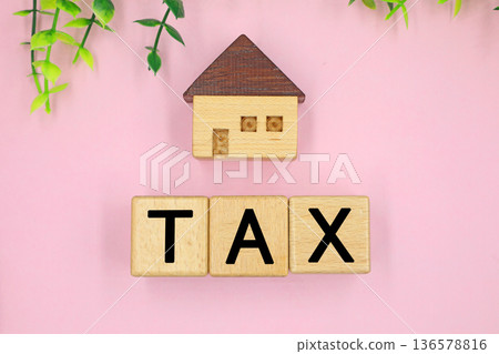 標有“TAX”字樣的街區 房屋和稅收 136578816