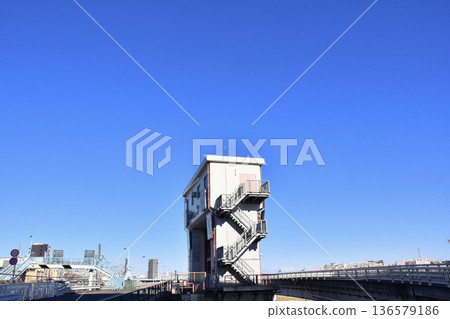 Sumida Water Gate_06 136579186