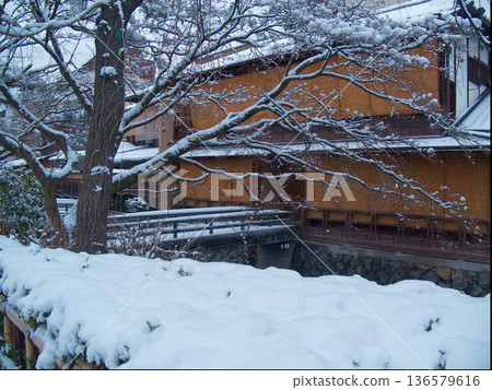 雪天的祗園白川 雪天的祗園白川 136579616