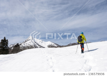 Image of snow chute trekking Kagami Oyama Image of snow chute trekking Kagami Oyama 136579936