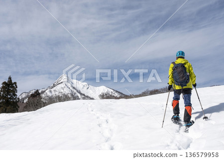 雪道徒步加賀大山的形象 雪道徒步加賀大山的形象 136579958