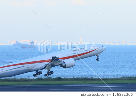 Government plane taking off, flying official residence Government plane taking off, flying official residence 136581366