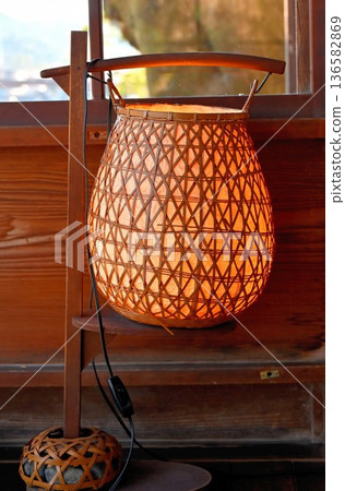 Cage-like lighting 136582869