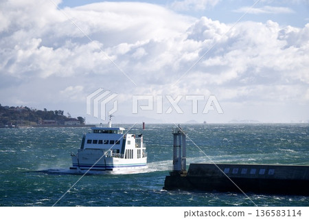 The Chita Peninsula sailing through rough seas and the car ferry "Shima Yuri" connecting the Chita Peninsula and remote islands. A scene of sailing on the sea in strong winds. The Chita Peninsula sailing through rough seas and the car ferry "Shima Yuri" connecting the Chita Peninsula and remote islands. A scene of sailing on the sea in strong winds. 136583114