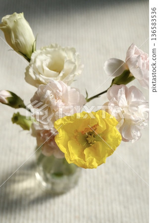 Flowers in a vase Flowers in a vase 136583536