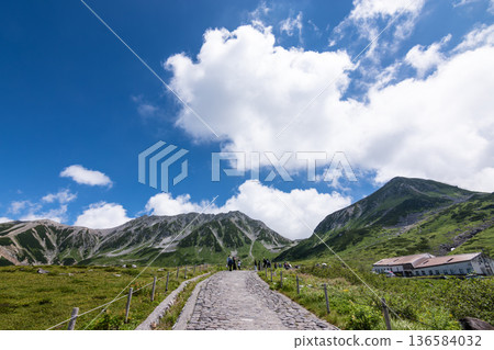 View of the Tateyama mountain range View of the Tateyama mountain range 136584032