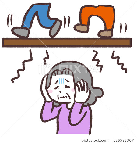 圖:一位老年婦女覺得樓上噪音很大。 圖:一位老年婦女覺得樓上噪音很大。 136585307