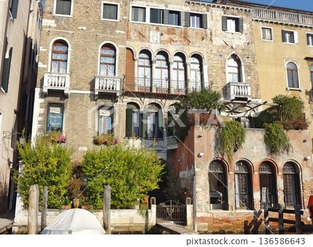 中世紀城市巷道建築 136586643