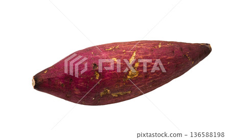 Close-up of a single sweet potato (transparent background) Close-up of a single sweet potato (transparent background) 136588198