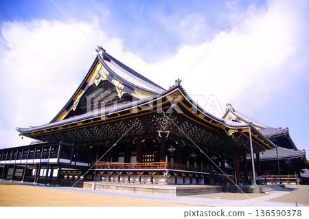 Kyoto Prefecture, Higashi Honganji Temple, Amida Hall (Important Cultural Property), Tokoha-cho, Shimogyo Ward, Kyoto City, February 2022 Kyoto Prefecture, Higashi Honganji Temple, Amida Hall (Important Cultural Property), Tokoha-cho, Shimogyo Ward, Kyoto City, February 2022 136590378