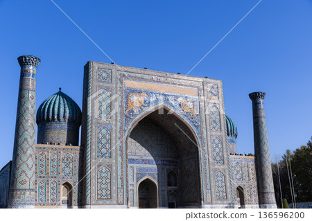 沙馬克吉斯坦廣場的伊斯蘭教學校 136596200