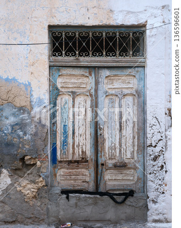 Sun-Drenched Alleys: The Hidden Charm of Monastir Medina 136596601